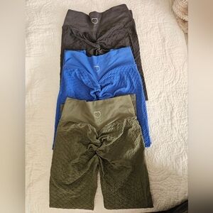 SOLD- Peachy Bunz Leggings